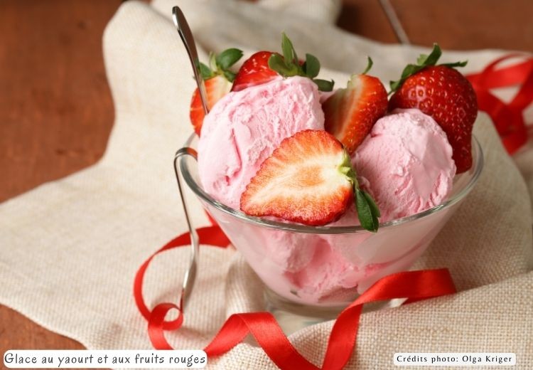 Glace au yaourt et aux fruits rouges