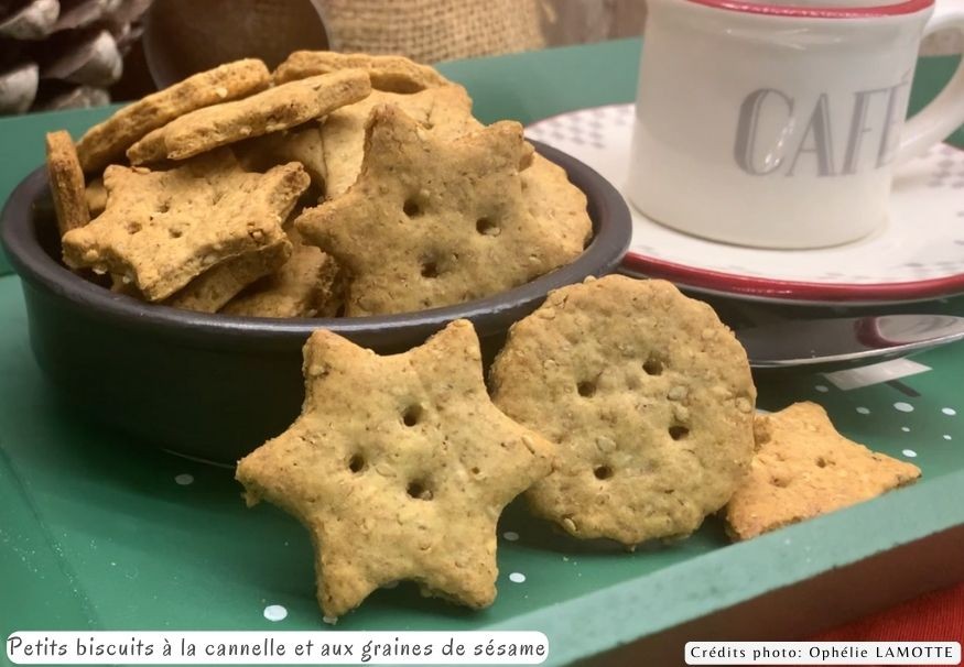Petits biscuits a la cannelle et aux graines de sesame